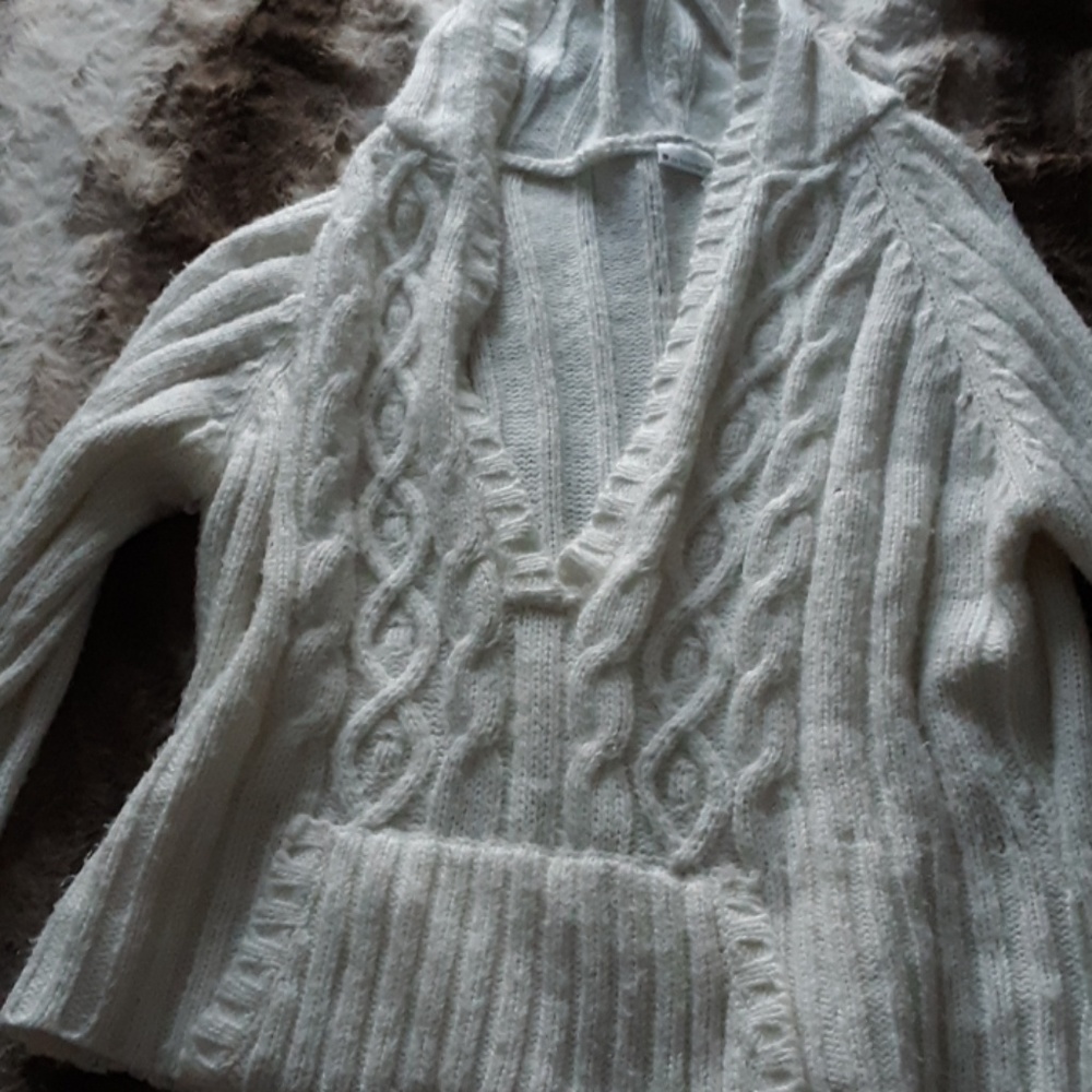 Deep V cropped sweater